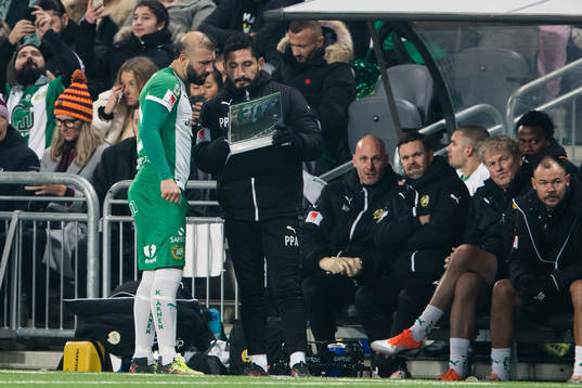 Hammarbys Kennedy Bakircioglu och assisterande tränare