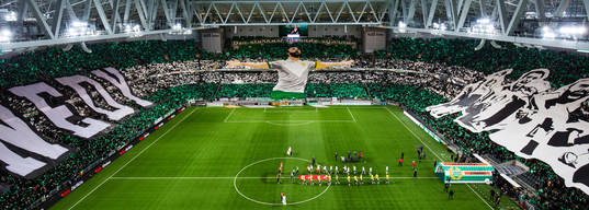 Hammarbys TIFO på Tele2 Arena innan fotbollsmatchen i