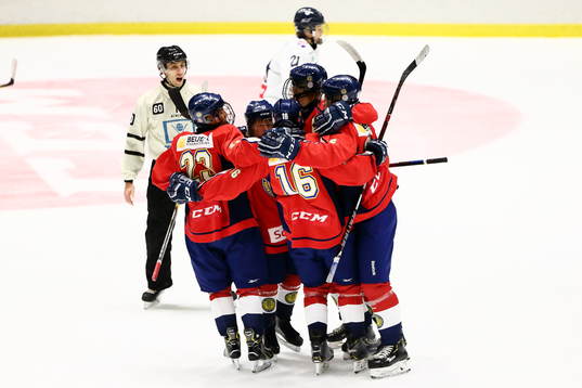 Stockholm Nords spelare jublar