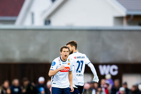 Tommy Høiland of Viking celebrates