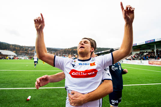 Tommy Høiland of Viking celebrates