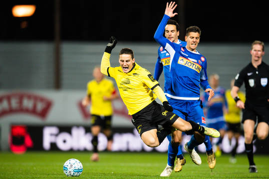 Herolind Shala of Start and Emil Palsson of Sandefjord