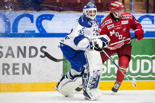 Leksands målvakt Axel Brage och Modos Magnus Häggström
