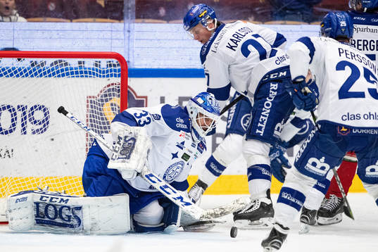 Leksands målvakt Axel Brage och Anton Karlsson och Linus