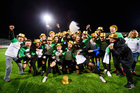 Västerås spelare jublar