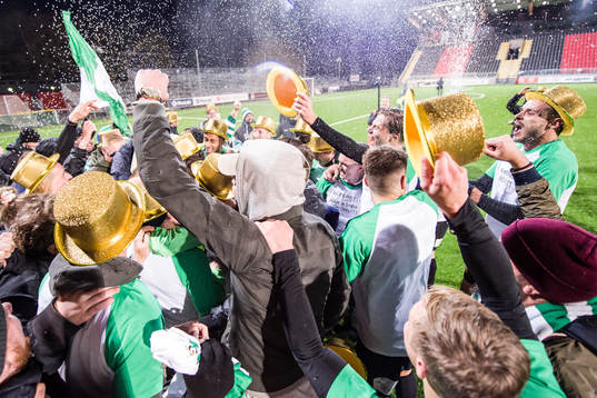 Västerås spelare jublar