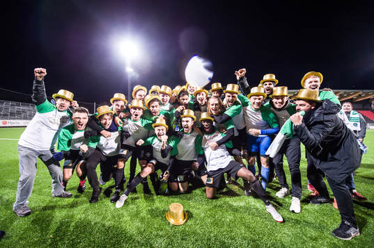 Västerås spelare jublar