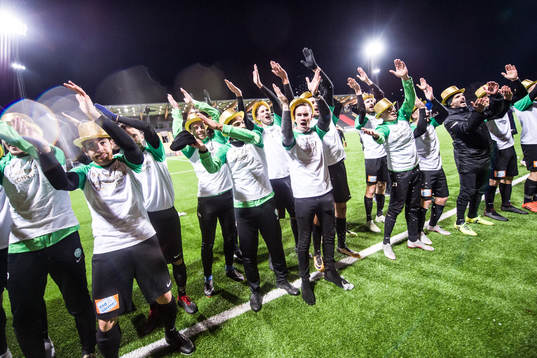 Västerås spelare jublar