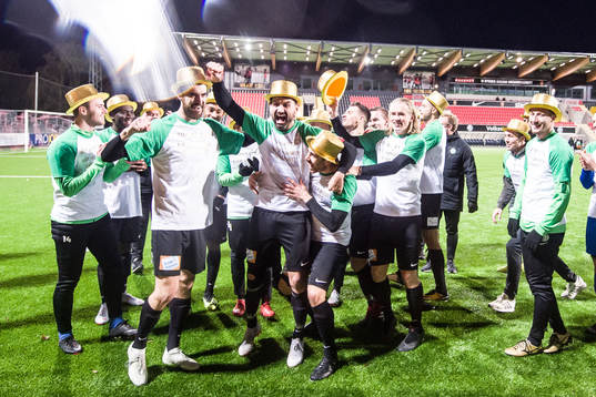 Västerås spelare jublar