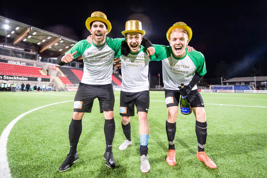 Västerås spelare jublar