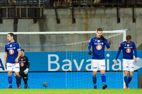 Erik Tønne of Ranheim looks dejected with teammates