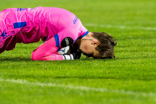 Goalkeeper Per Kristian Bråtveit of Haugesund