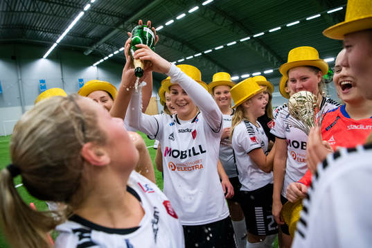 Limhamn Bunkeflos spelare jublar