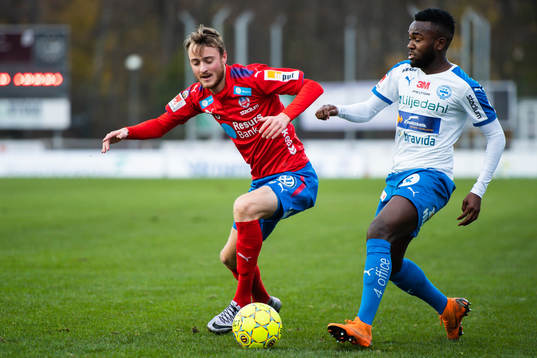 Helsingborgs Rasmus Jönsson och Värnamos Lumala Abdu