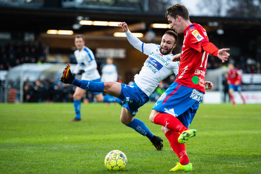 Helsingborgs Adam Eriksson och Värnamos Evaldo Nascimento