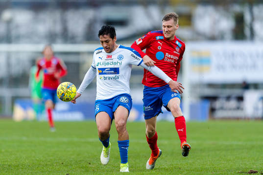 Värnamos Claudio Perez och Helsingborgs Andri Runar