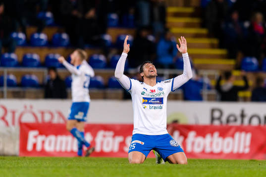 Värnamos Claudio Perez jublar