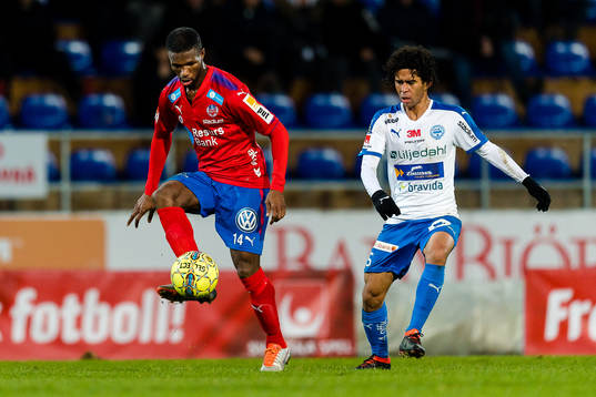Helsingborgs Mohammed Abubakari och Värnamos Fabio Gama