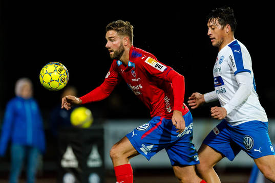 Helsingborgs Mikael Dahlberg och Värnamos Claudio Perez