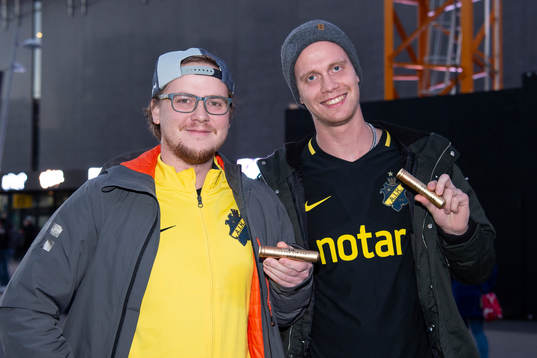 Två AIK-supportrar