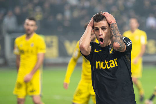 s Nicolas Stefanelli deppar