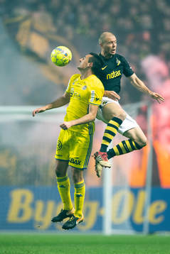 s Per Karlsson i en nickduell med Juan Jose Ciercoles Sagra