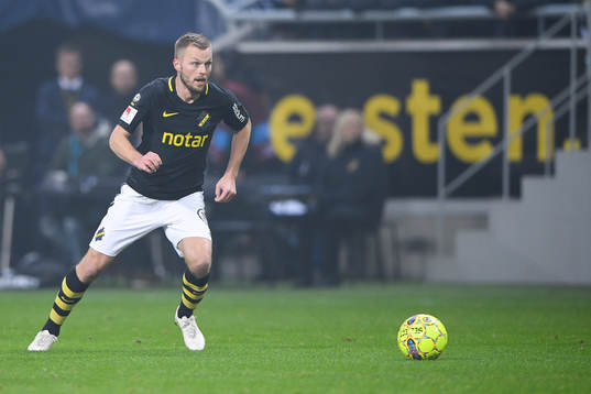 s Sebastian Larsson