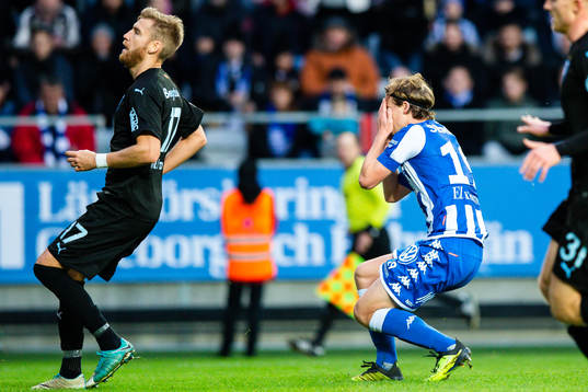 IFK Göteborgs August Erlingmark deppar