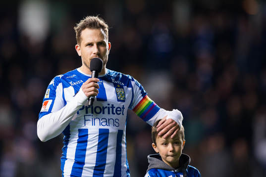 IFK Göteborgs Tobias Hysén håller ett tal till publiken