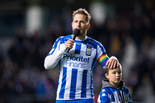 IFK Göteborgs Tobias Hysén håller ett tal till publiken