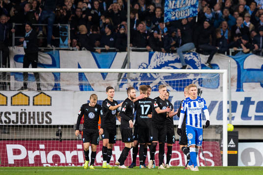 IFK Göteborgs Carl Starfelt deppar