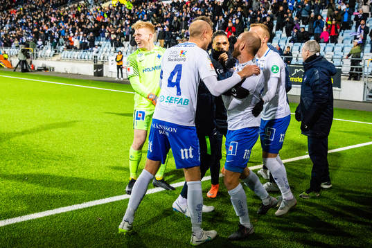Norrköpings spelare jublar