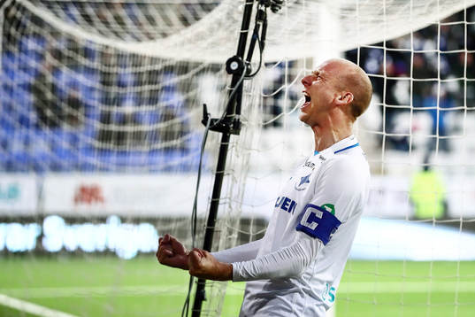 Norrköpings Andreas Johansson jublarefter mål 2-1 av