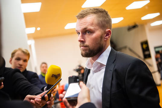 s Sebastian Larsson