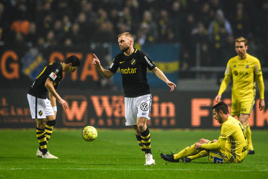 s Sebastian Larsson reagerar