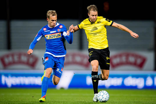 Pontus Engblom of Sandefjord and Henrik Robstad of Start