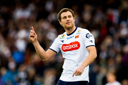 Tommy Høiland of Viking celebrates
