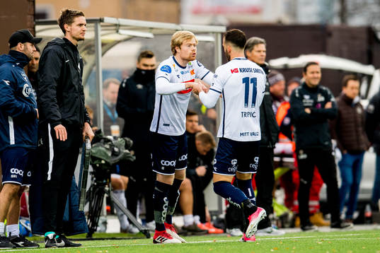 Rasmus Martinsen of Viking comes