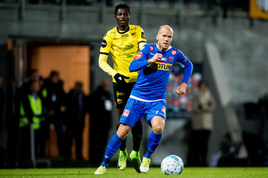 Adeleke Akinyemi of Start and Lars Grorud of Sandefjord