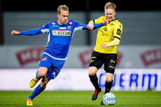 Pontus Engblom of Sandefjord and Elliot Käck of Start