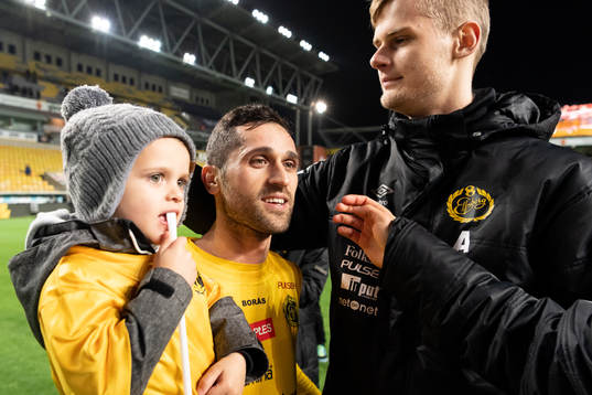 Elfsborgs Emir Bajrami med sonen Leonel