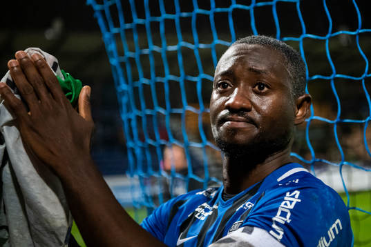 Sirius Moses Ogbu tackar publiken