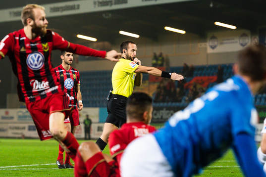 Domare Kaspar Sjöberg dömmer straff