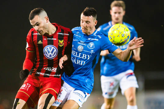 Östersunds Dino Islamovic och Trelleborgs Alexander