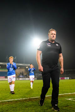 Trelleborgs tränare Patrick Winqvist deppar när han