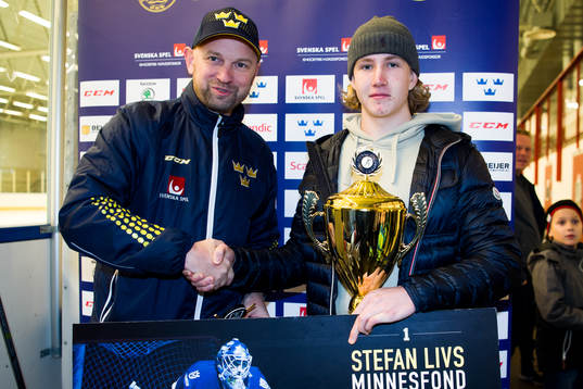 Marcus Brännman från Stockholm Nord motar Stefan Livs
