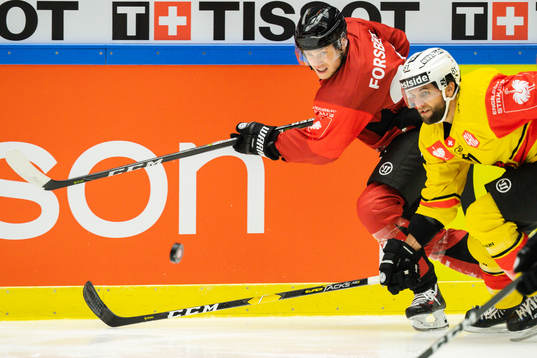 Christoffer Forsberg of Malmö Redhawks and Thomas