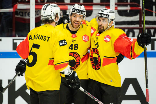 Matthias Bieber and Mark Arcobello celebrates