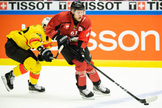 Martin Janohls of Malmö Redhawks