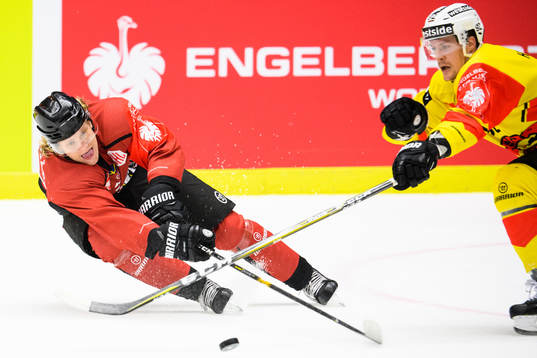 Marcus Sylvegård of Malmö Redhawks and Gaetan Haas of Bern